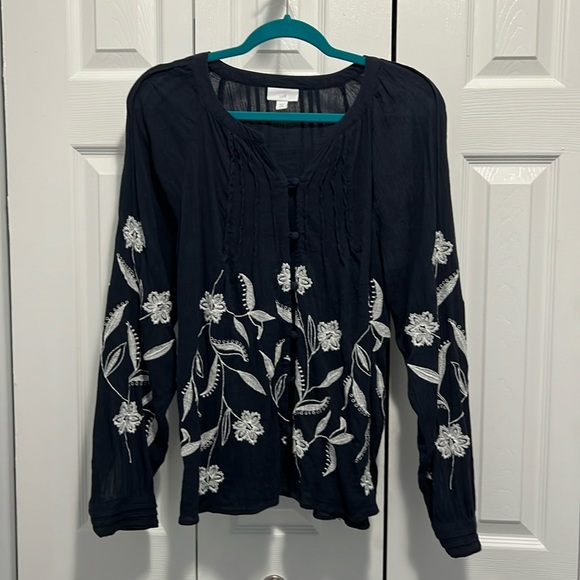 J Jill black boho top M petite top so cute $12 black w/white embroidery - Picture 1 of 6